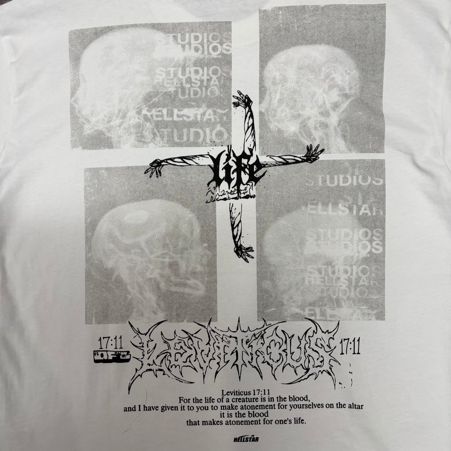 Full rear graphic artwork on the white Hellstar Xray T-Shirt
Close-up of the back graphic print on the Hellstar Xray white T-shirt
Rear Hellstar lettering detail on the white Xray graphic T-shirt