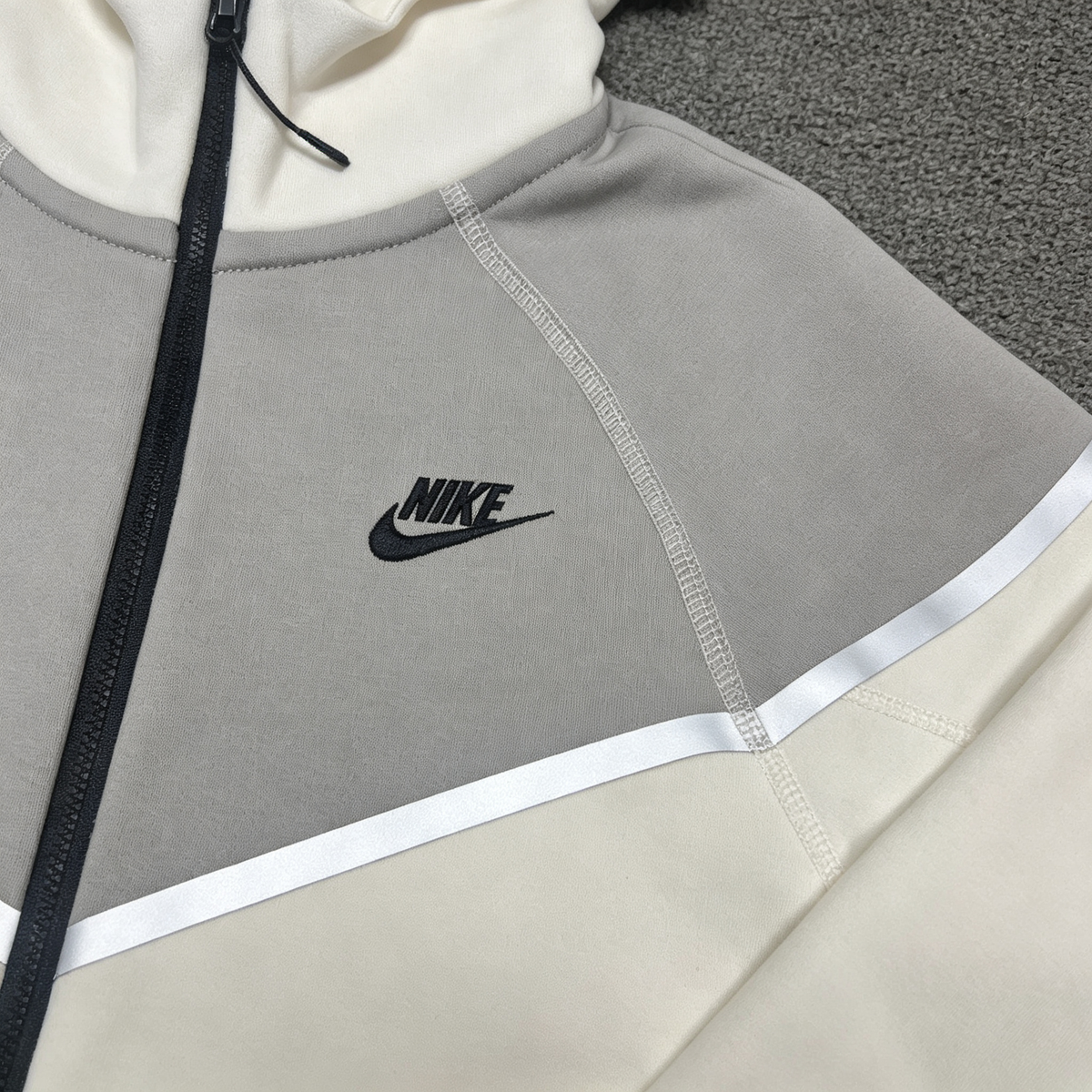 Nike Sportswear Tech Fleece Windrunner Color-Block Full-Zip Hoodie