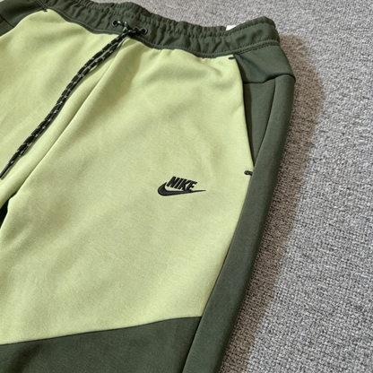 Nike Sportswear Tech Fleece Slim-Fit Colorblock Joggers