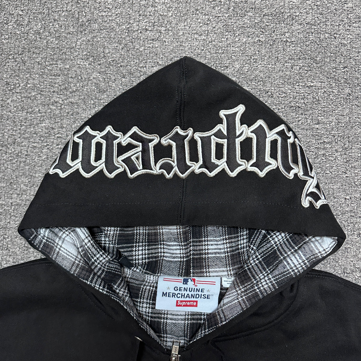 Supreme / Chicago White Sox Zip Up Hooded Sweatshirt in Black