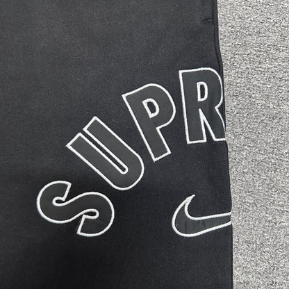 Supreme / Nike Arc Sweatpant in Black