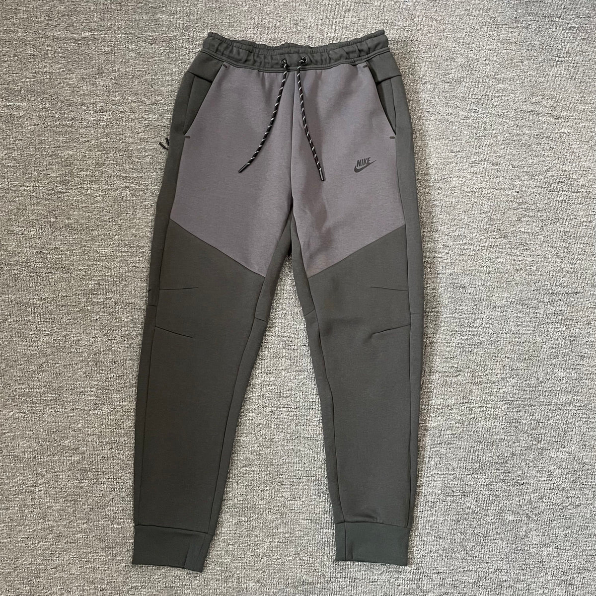 Nike Tech Fleece Men's Color-Block Tapered Jogger Pants