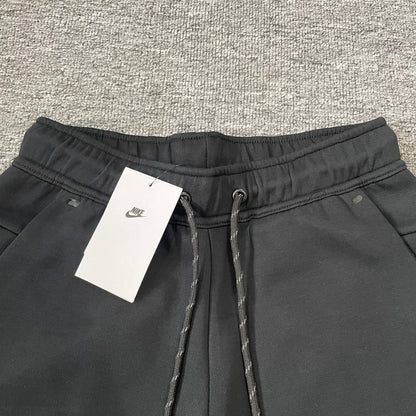 Nike Tech Fleece Men's Tapered Jogger Pants