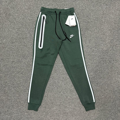 Nike Sportswear Tech Fleece Reflective Details Joggers