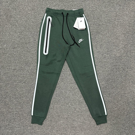 Nike Sportswear Tech Fleece Reflective Details Joggers