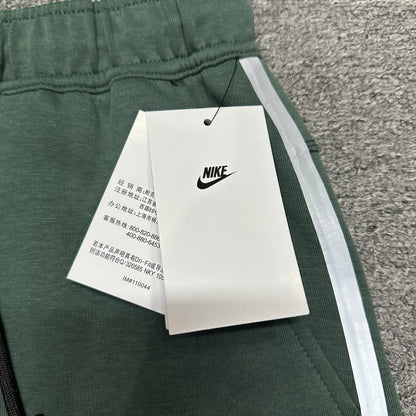 Nike Sportswear Tech Fleece Reflective Details Joggers