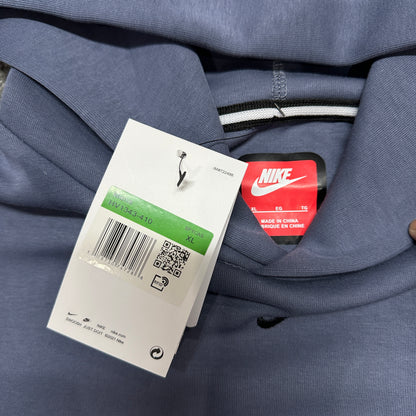 Nike Tech Men's Pullover Hoodie with Reflective Design Accents