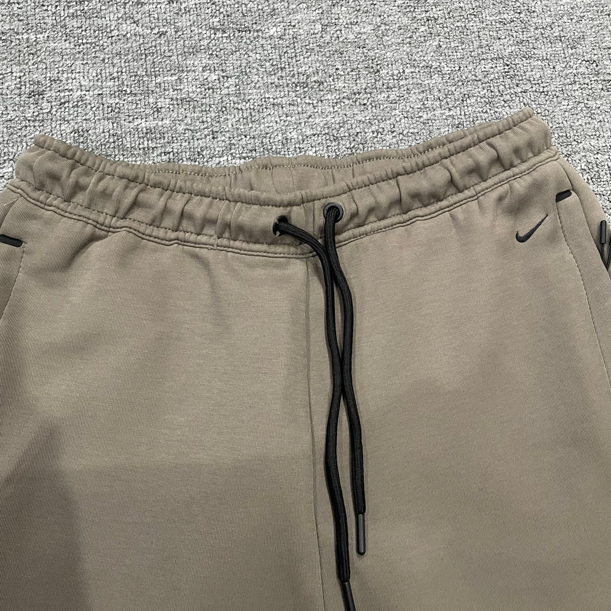 Nike Tech Men's Wide-Leg Fleece Pants