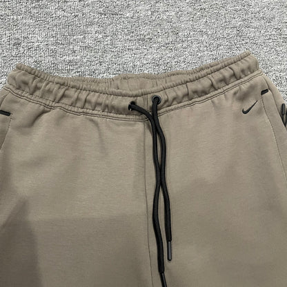 Nike Tech Men's Wide-Leg Fleece Pants