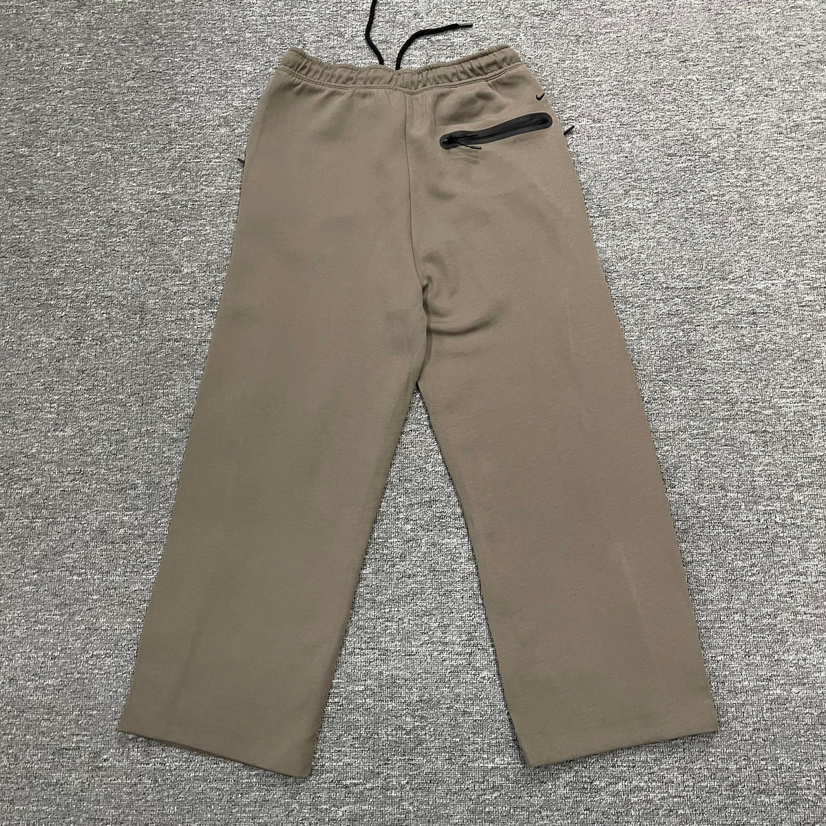 Nike Tech Men's Wide-Leg Fleece Pants