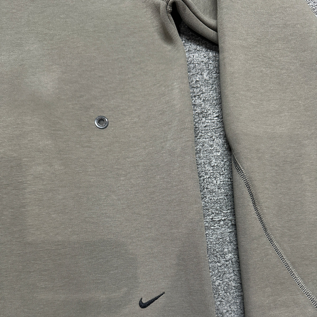 Nike Tech Men's Fleece Pullover Hoodie with Reflective Accents