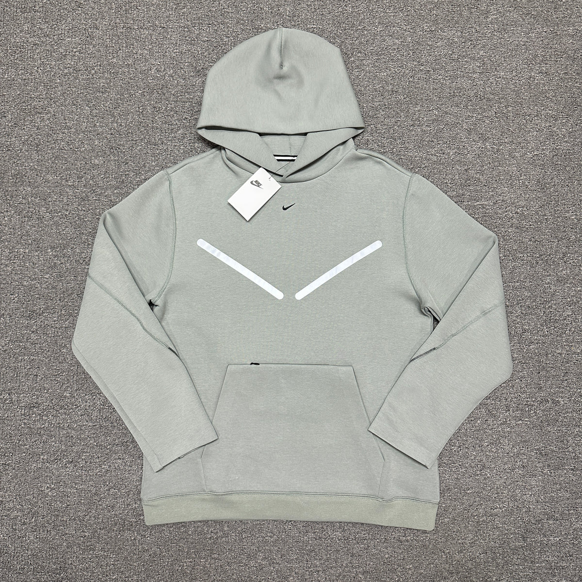 Nike Tech Men's Pullover Hoodie with Reflective Design Accents