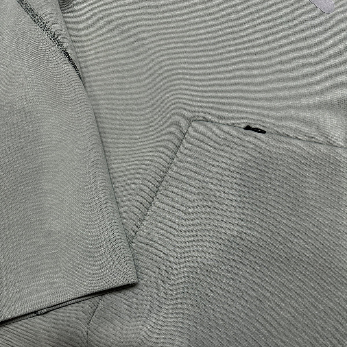 Nike Tech Men's Pullover Hoodie with Reflective Design Accents