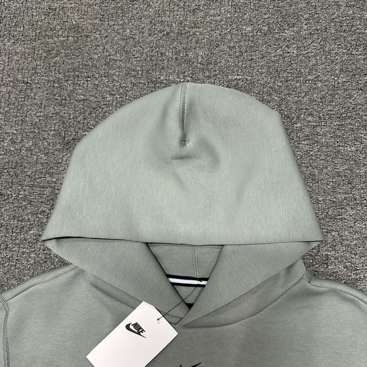 Nike Tech Men's Pullover Hoodie with Reflective Design Accents