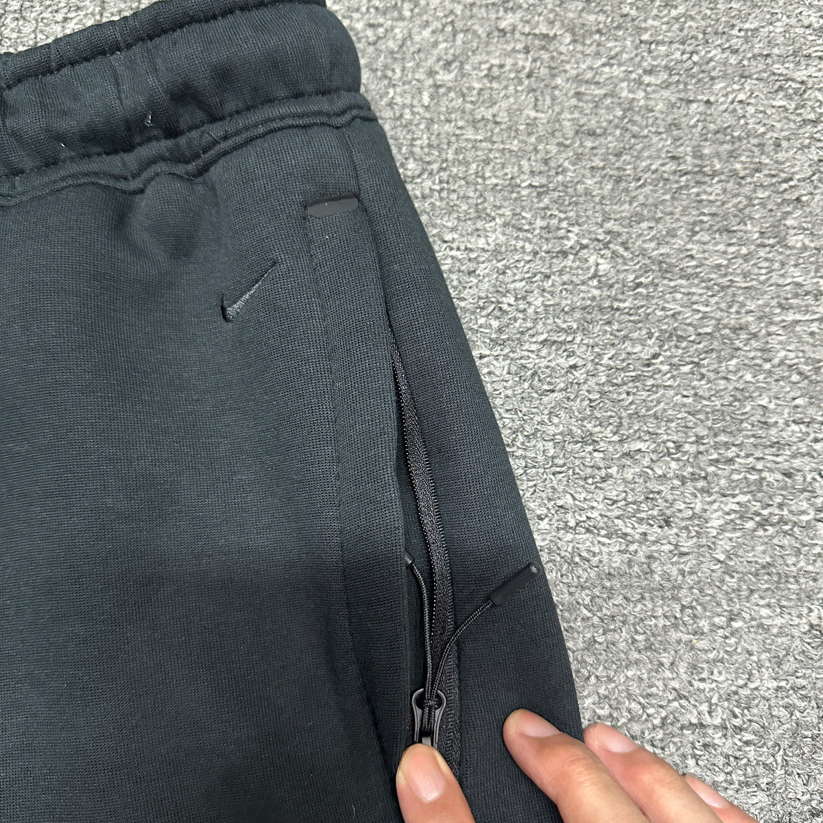 Nike Tech Men's Heavyweight Fleece Loose-Fit Open-Hem Pants