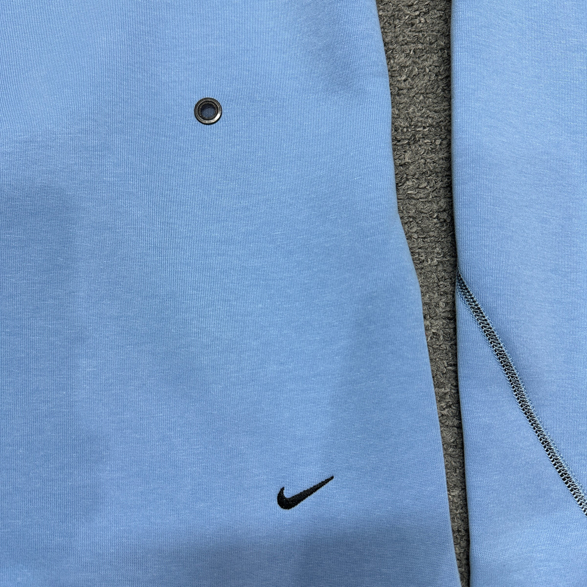 Nike Tech Men's Pullover Hoodie with Reflective Design Accents