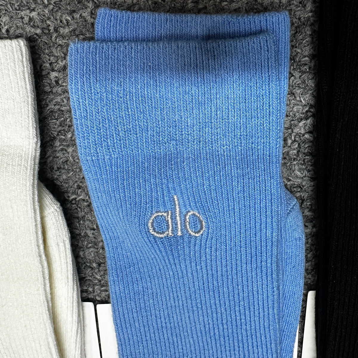 Alo Yoga Unisex Everyday Crew Sock