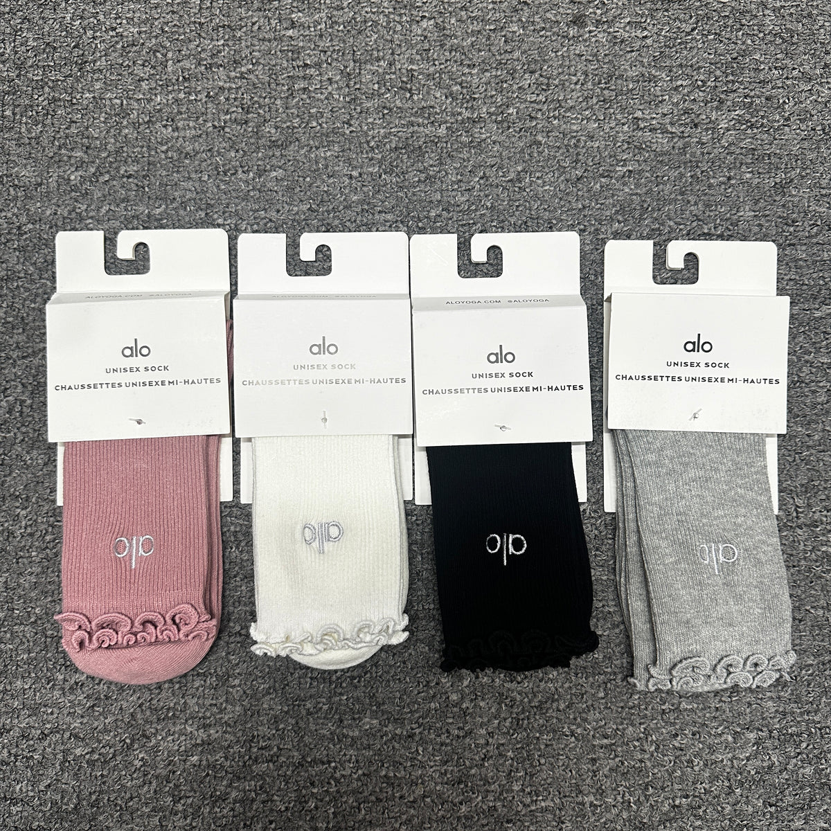 Alo Yoga Women's Lettuce Edge Socks