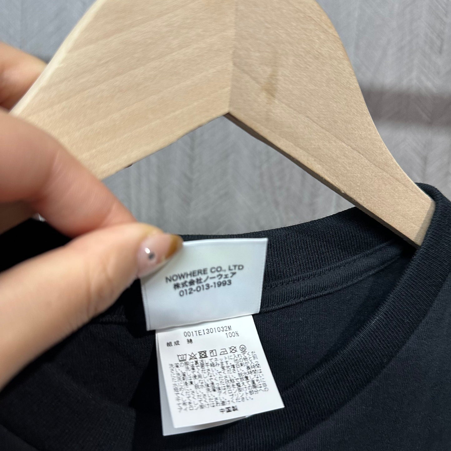 BAPE Graphic T-shirt crew neckline and woven neck label detail