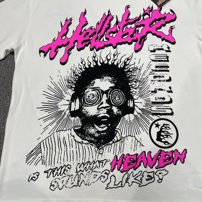 Full oversized helmet face graphic on the front of the Hellstar Helmet Tee
Close-up of the black helmeted face artwork on the Cream Hellstar graphic T-shirt
Detailed view of the distorted face and helmet illustration on the Hellstar Helmet Tee
