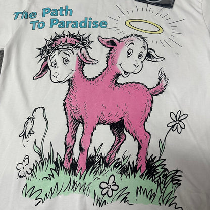 Full Path To Paradise two-headed pink lamb graphic on Hellstar Paradise Lambs white T-shirt
Detailed pink shading black outlines blue lettering and green grass print on Hellstar Paradise Lambs Tee
Two-headed pink lamb graphic detail on Hellstar Paradise Lambs white T-shirt