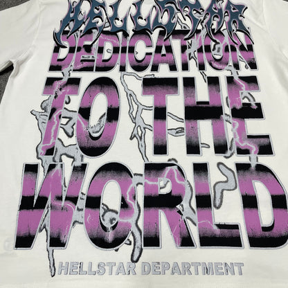 Full futuristic face and layered goggles graphic on Hellstar white T-shirt
Close-up of the futuristic goggles face print on Hellstar graphic T-shirt
Detailed pink blue yellow and black graphic print on Hellstar Goggles Tee
Layered futuristic goggles artwork detail on Hellstar graphic T-shirt
