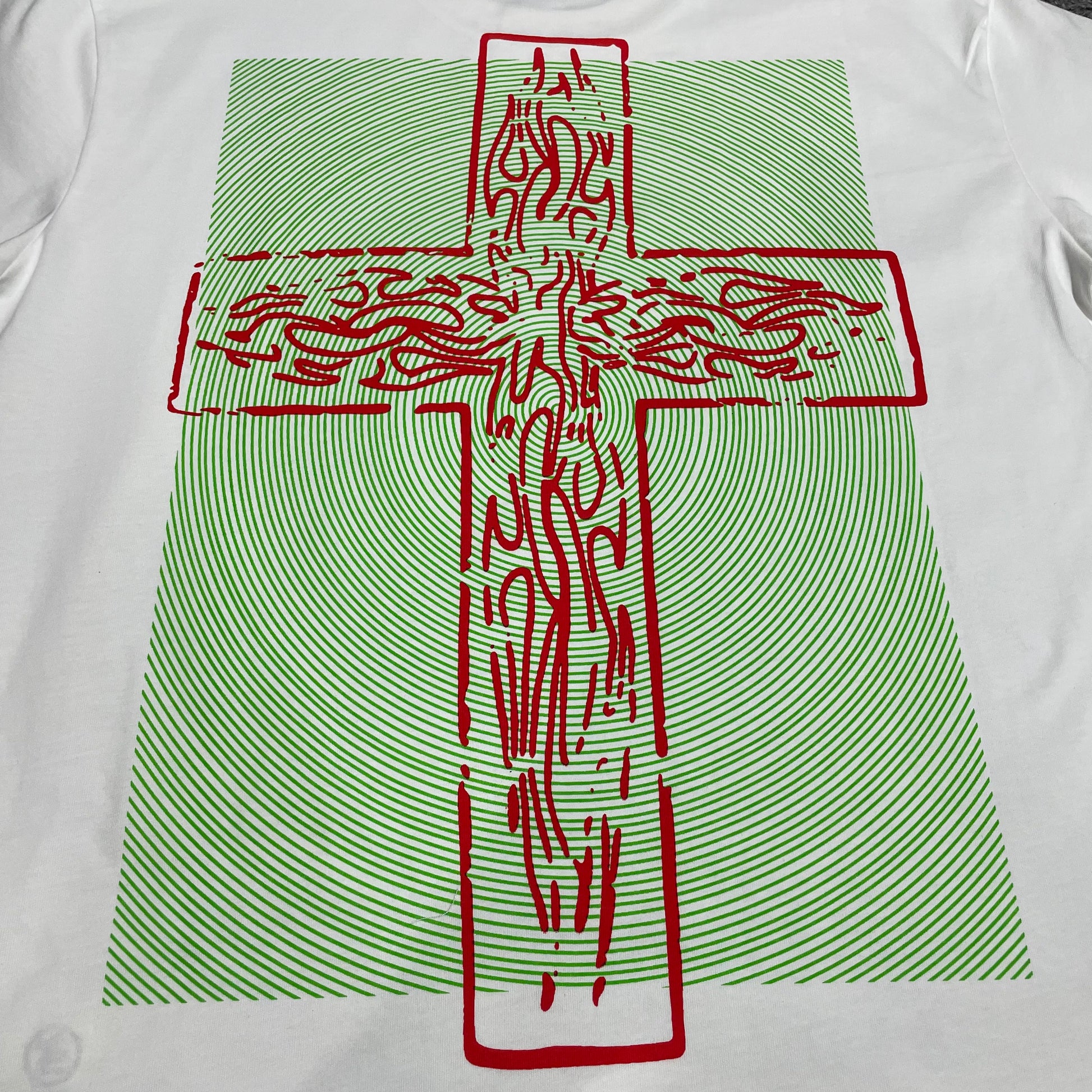 Red cross pattern detail on Hellstar Jesus Savior graphic T-shirt
Savior King of Kings lettering detail on Hellstar Jesus white T-shirt
Close-up of the screen-print texture on Hellstar Jesus graphic T-shirt