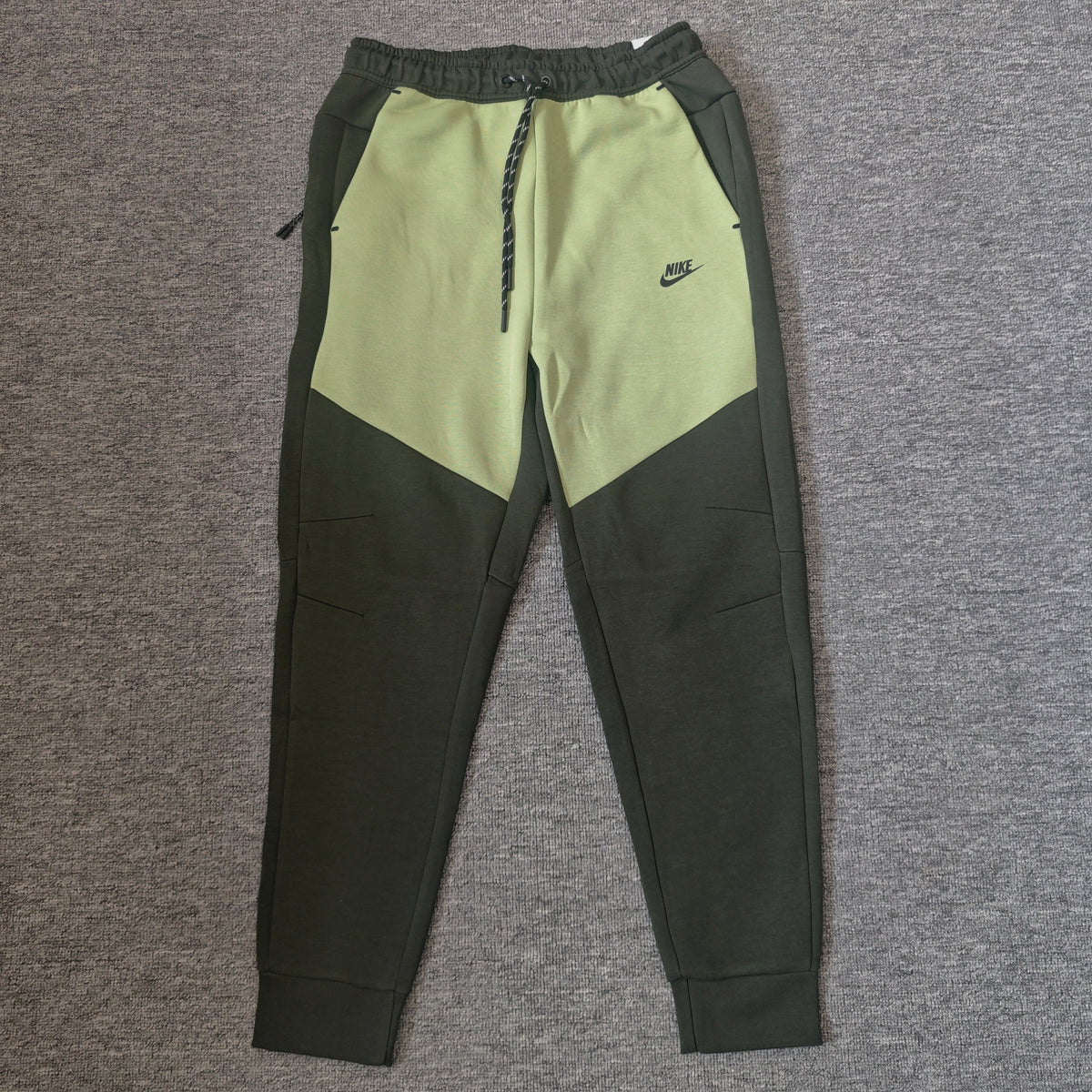 Nike Sportswear Tech Fleece Slim-Fit Colorblock Joggers