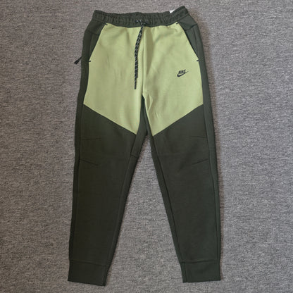Nike Sportswear Tech Fleece Slim-Fit Colorblock Joggers