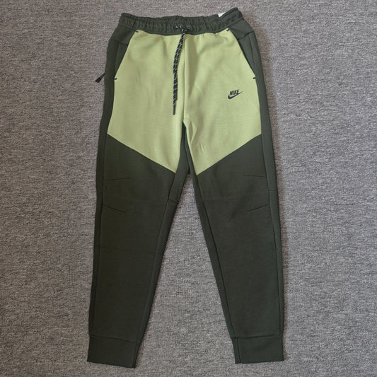 Nike Sportswear Tech Fleece Slim-Fit Colorblock Joggers
