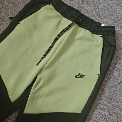Nike Sportswear Tech Fleece Slim-Fit Colorblock Joggers