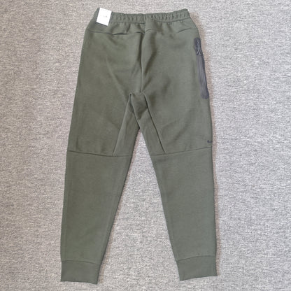 Nike Sportswear Tech Fleece Slim-Fit Colorblock Joggers