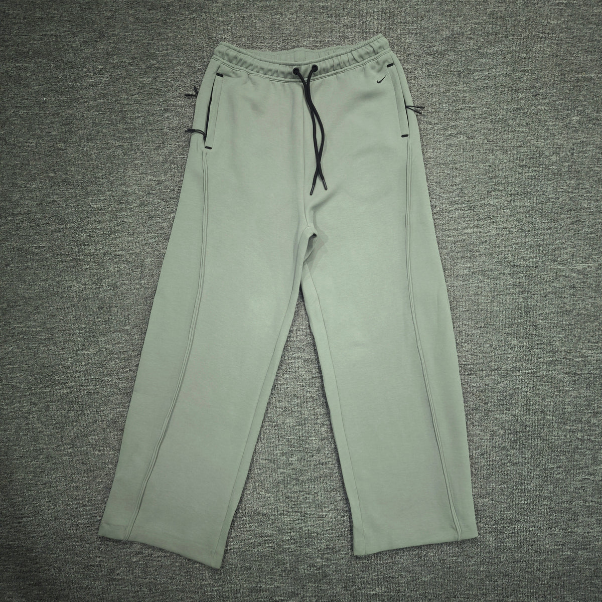 Nike Tech Men's Wide-Leg Fleece Pants