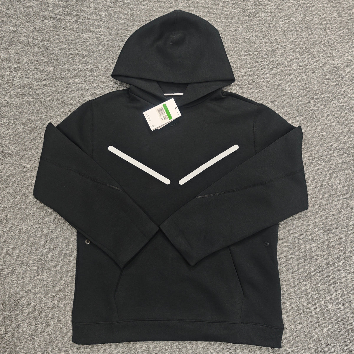 Nike Tech Men's Pullover Hoodie with Reflective Design Accents