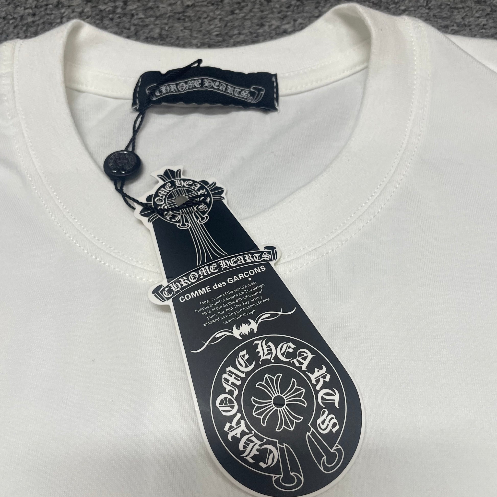 Chrome Hearts American Flag T-shirt collar stitching hang tag and neck label detail
