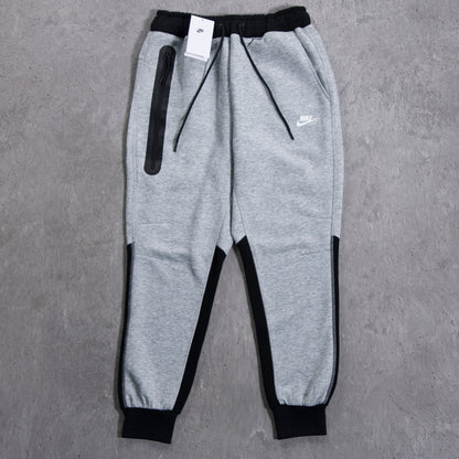 Nike Sportswear Tech Fleece Slim Fit Joggers