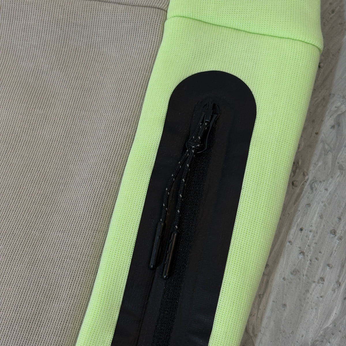Nike Tech Men's Color-Block Open-Hem Fleece Pants