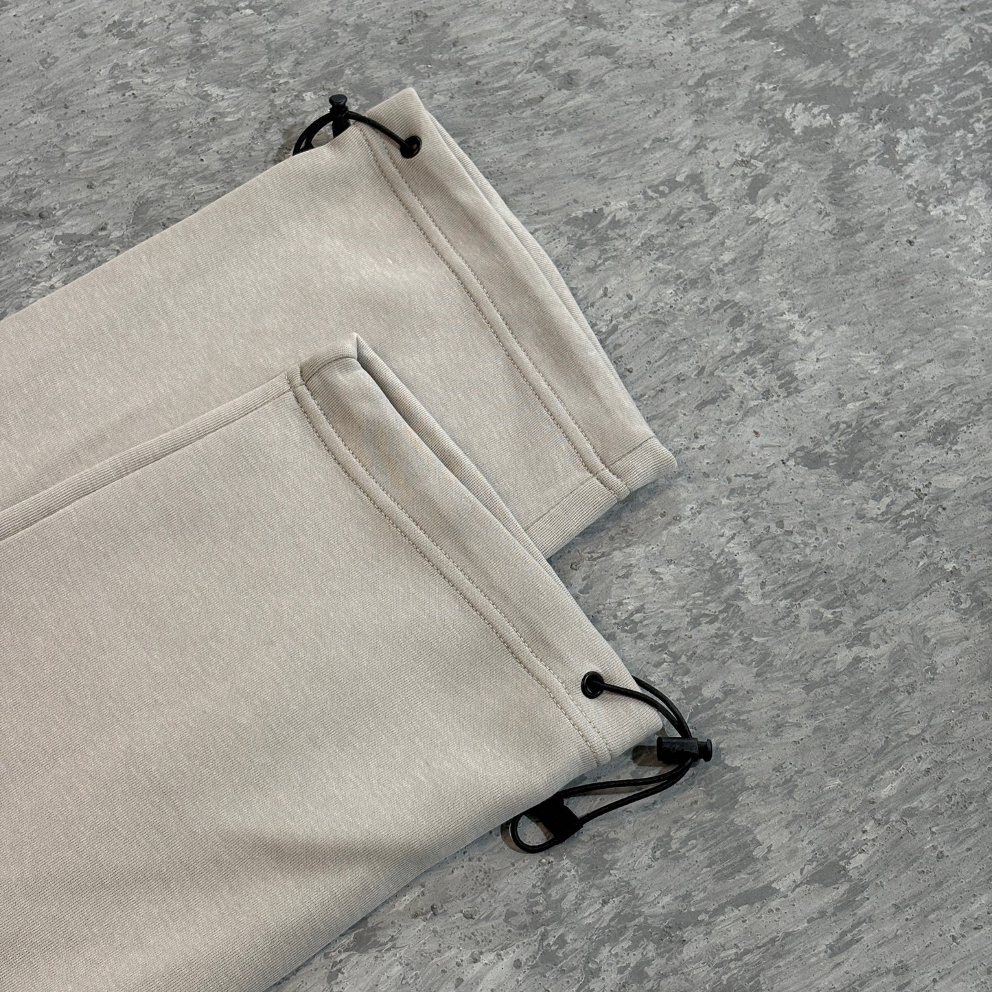 Nike Tech Men's Color-Block Open-Hem Fleece Pants
