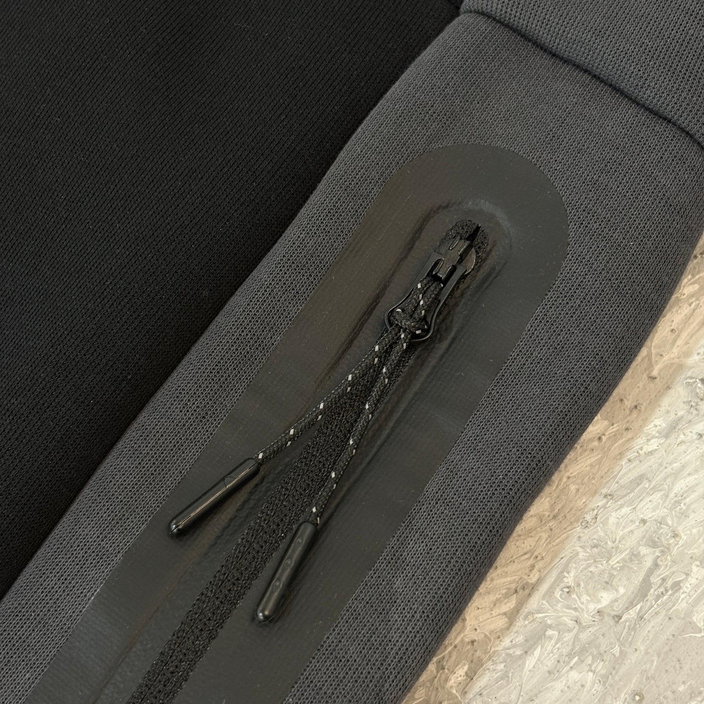 Nike Tech Men's Color-Block Open-Hem Fleece Pants