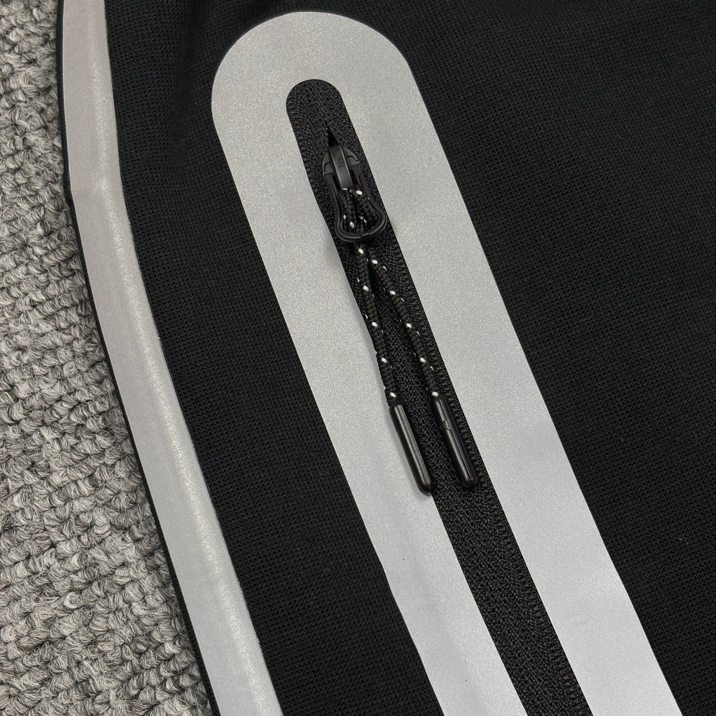 Nike Tech Men's Fleece Joggers with Reflective Accents
