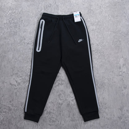 Nike Tech Men's Fleece Joggers with Reflective Accents