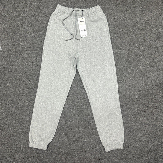 Alo Yoga Accolade Sweatpants Front View Heavyweight Fleece Joggers Wholesale