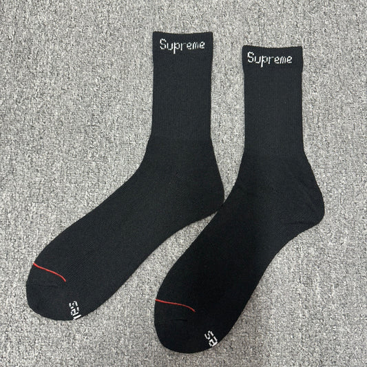 Supreme x Hanes Crew Socks (4 Pack)