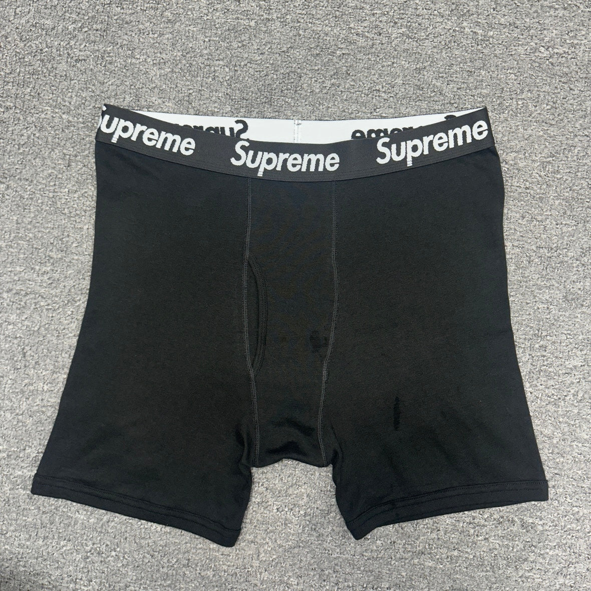 Supreme x Hanes Boxer Briefs (4 Pack)