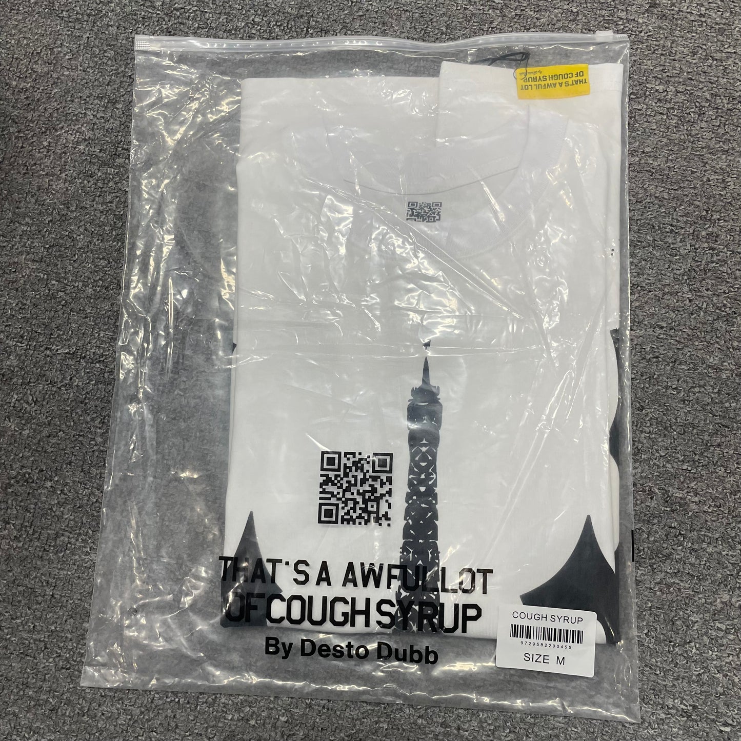 The "Paris Eiffel Tower" graphic t-shirt