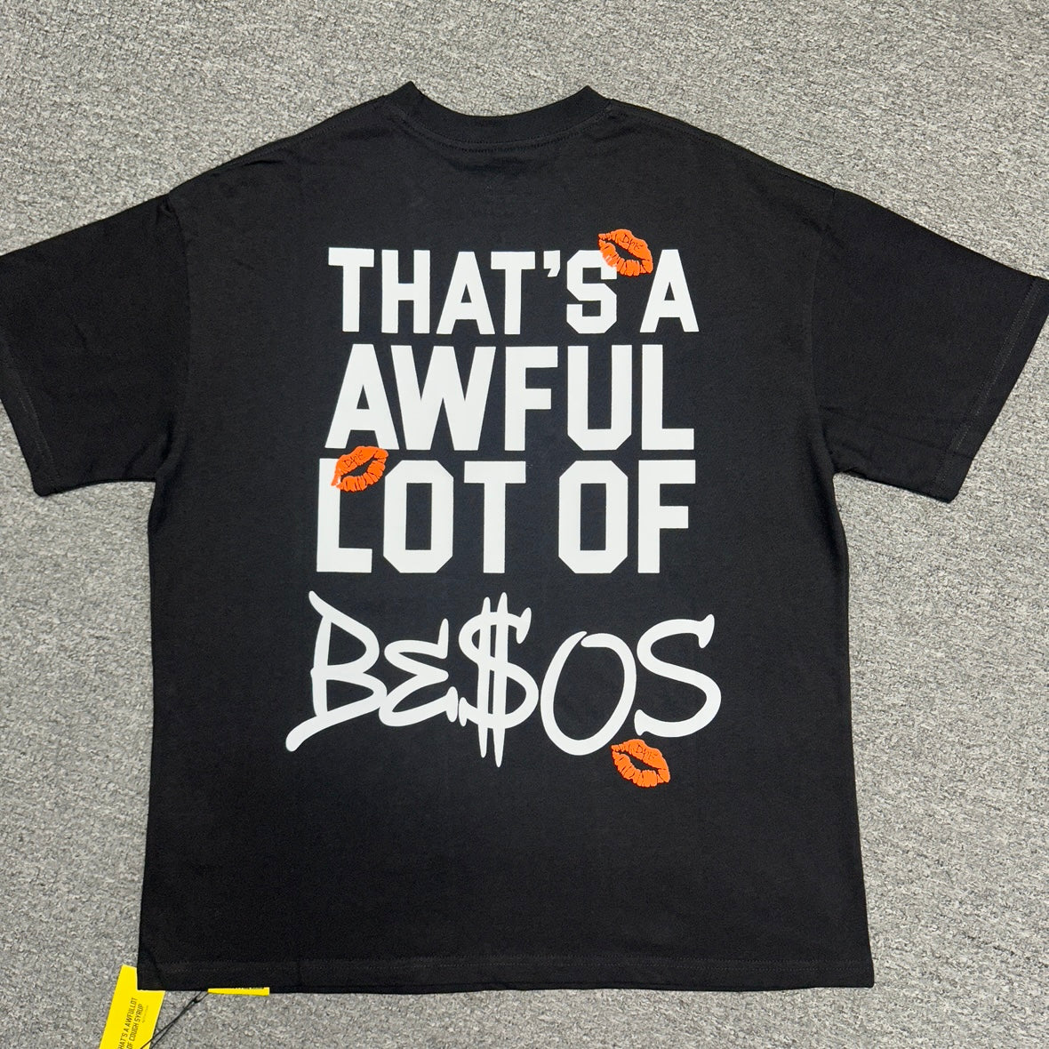 The "Besos" Tee
