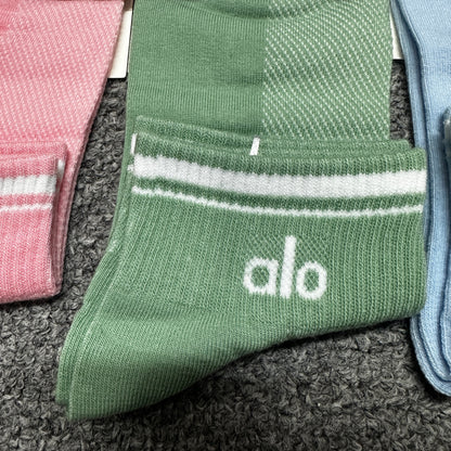 Alo Yoga Unisex Throwback Socks