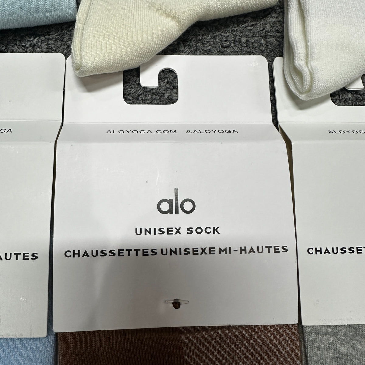 Alo Yoga Unisex Throwback Socks