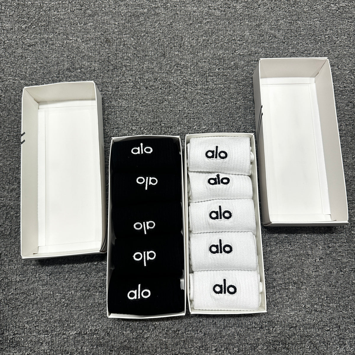 Alo Yoga Unisex Half-Crew Throwback Sock