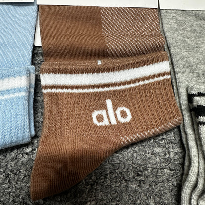 Alo Yoga Unisex Throwback Socks